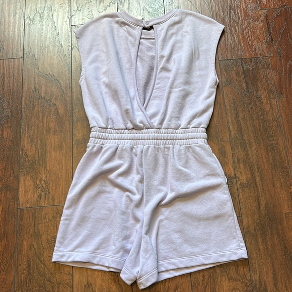 Rae Mode Short Sleeve Open Back Romper small - Picture 5 of 5